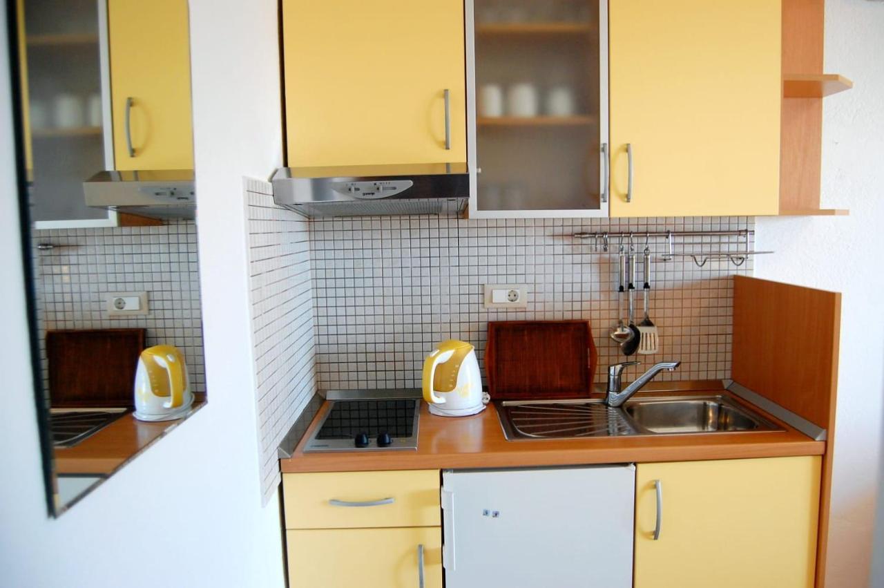 Ante Apartment *